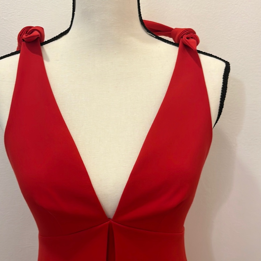 Red dress - Picture 2 of 5